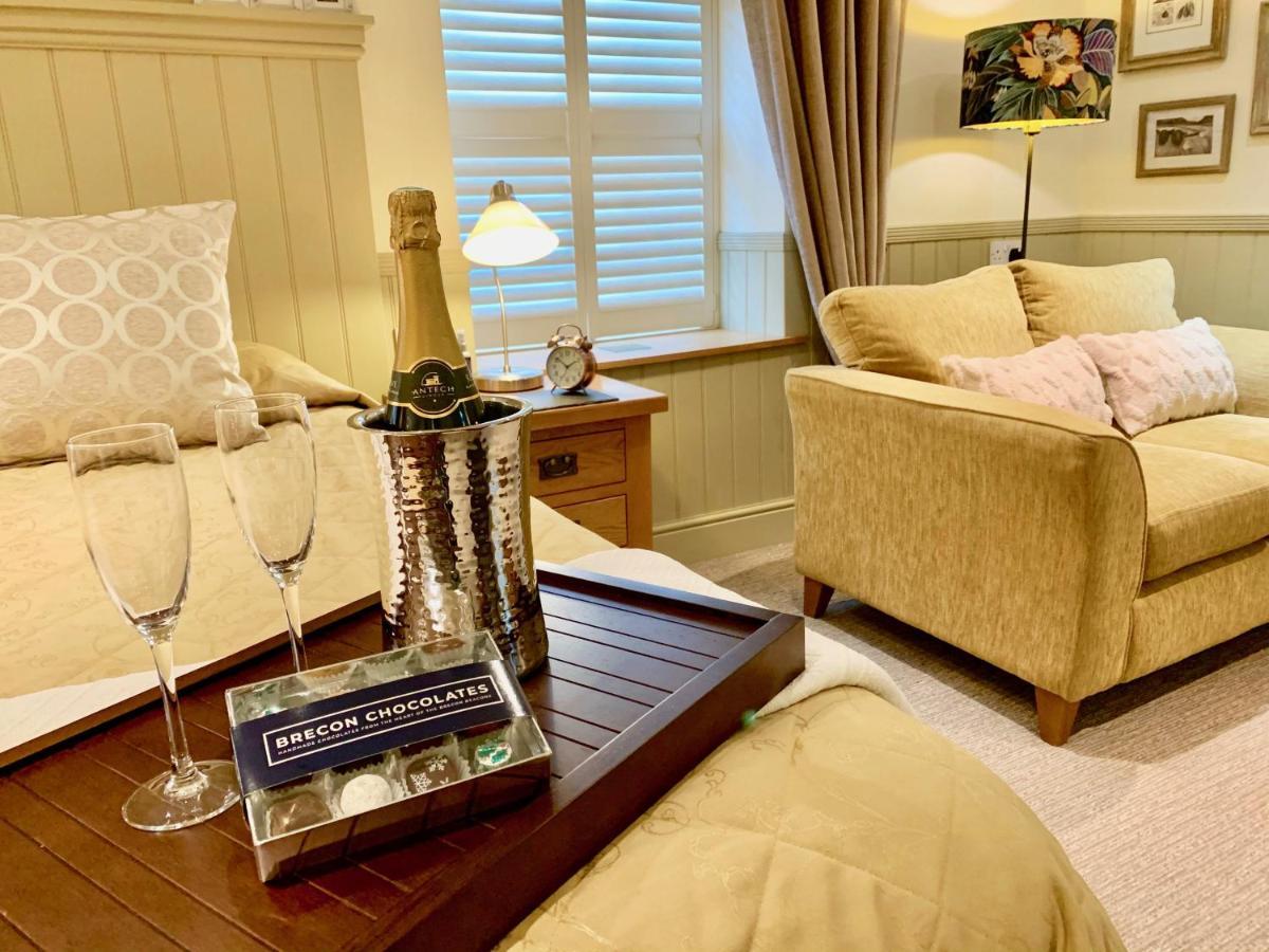 The Coach House Brecon Hotel Buitenkant foto